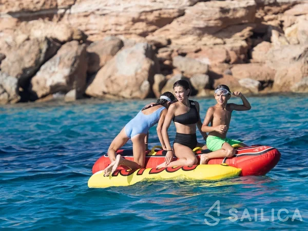 Bali 5.4. - Yacht Charter Sailica