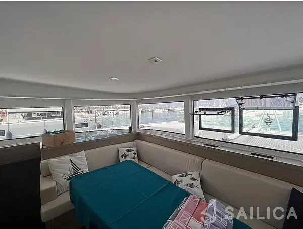Lagoon 42 - Yacht Charter Sailica