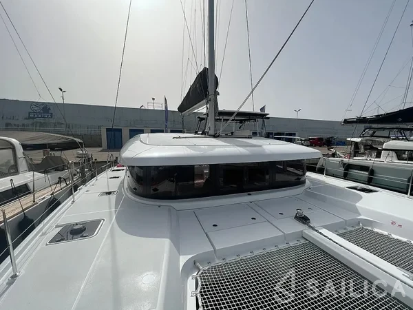Lagoon 42 - Yacht Charter Sailica