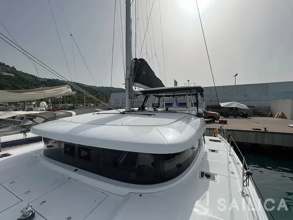 Lagoon 42 - Yacht Charter Sailica
