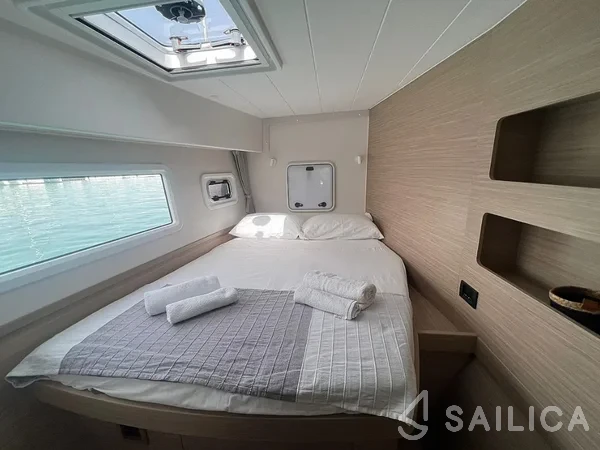 Lagoon 42 - Yacht Charter Sailica