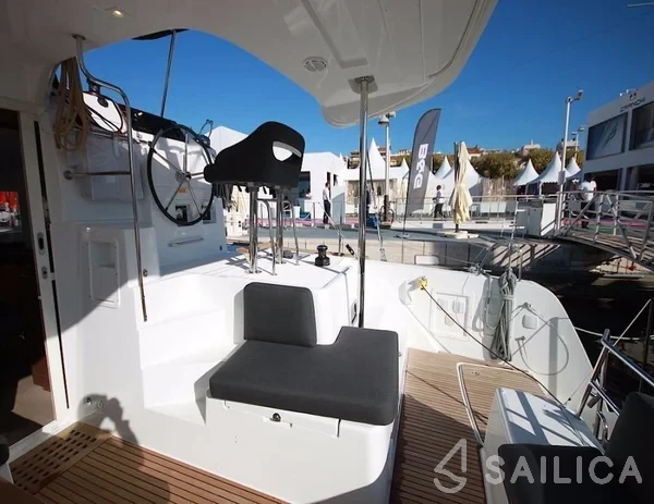 Lagoon 40 - Yacht Charter Sailica