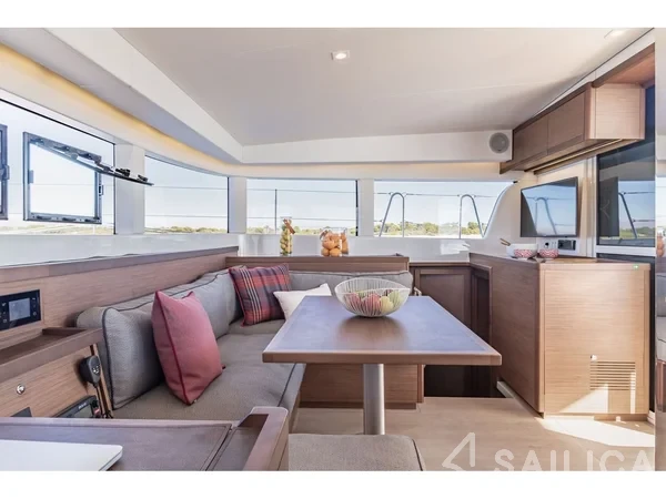 Lagoon 40 - Yacht Charter Sailica