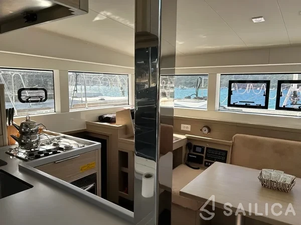 Lagoon 40 - Yacht Charter Sailica