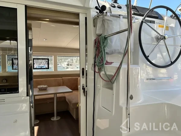 Lagoon 40 - Yacht Charter Sailica