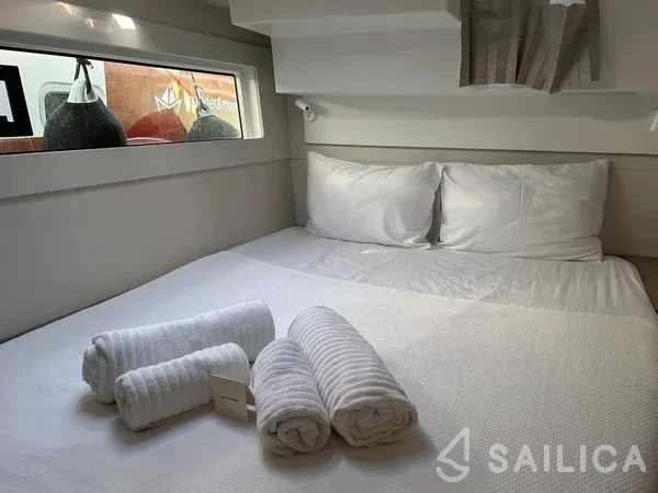 Lagoon 40 - Yacht Charter Sailica