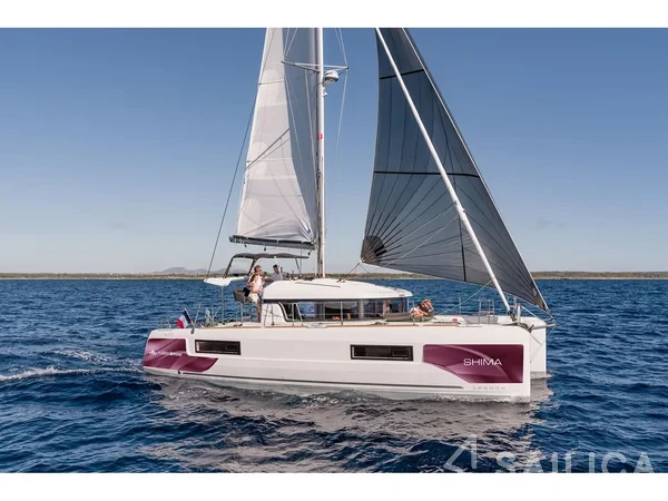 Lagoon 40 - Yacht Charter Sailica