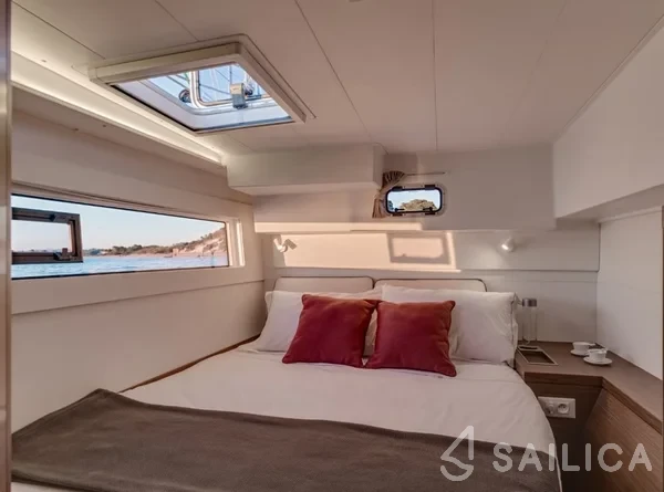 Lagoon 40 - Yacht Charter Sailica