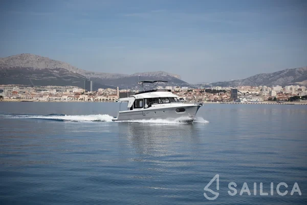 Swift Trawler 41 - Yacht Charter Sailica