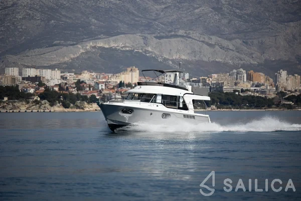 Swift Trawler 41 - Yacht Charter Sailica