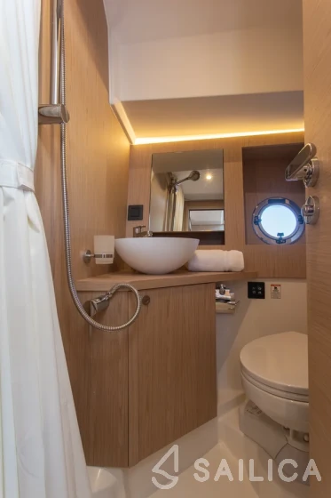 Swift Trawler 41 - Yacht Charter Sailica