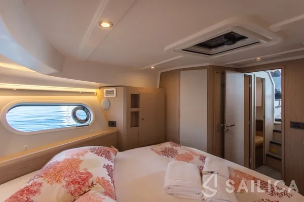 Swift Trawler 41 - Yacht Charter Sailica