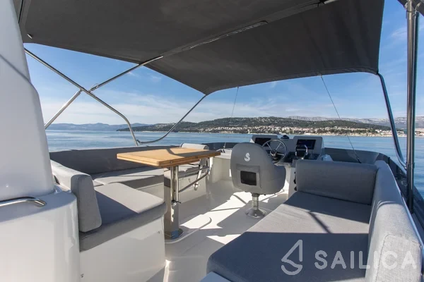 Swift Trawler 41 - Yacht Charter Sailica