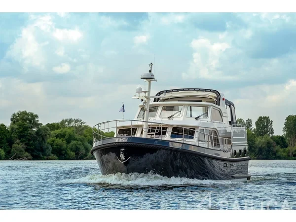 Linssen Grand Sturdy 450 Variotop - Yacht Charter Sailica