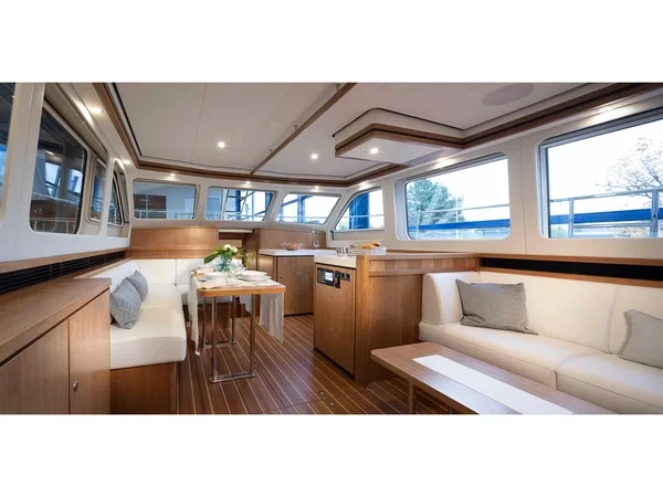 Linssen Grand Sturdy 450 Variotop - Yacht Charter Sailica