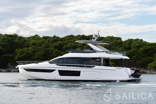 Azimut 68 - Yacht Charter Sailica