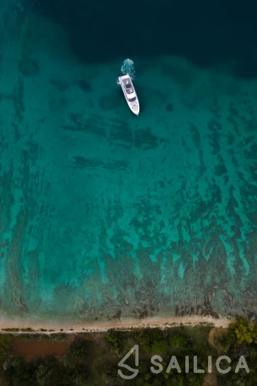 Azimut 68 - Yacht Charter Sailica