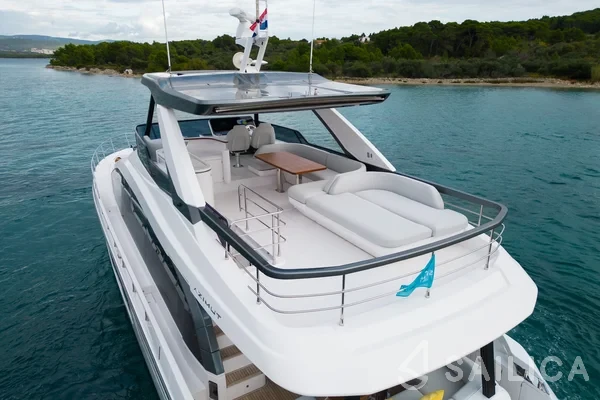 Azimut 68 - Yacht Charter Sailica