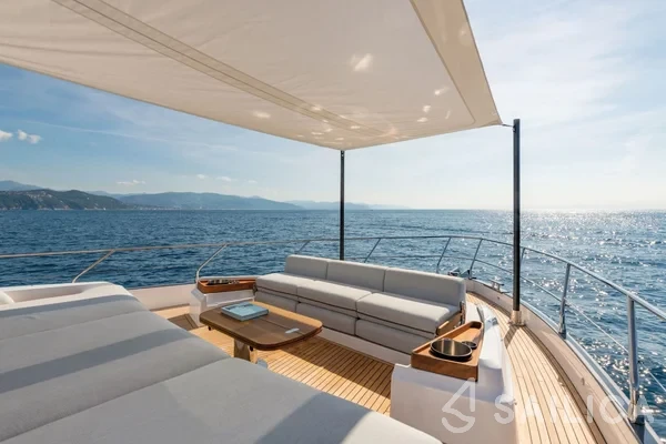 Azimut 68 - Yacht Charter Sailica