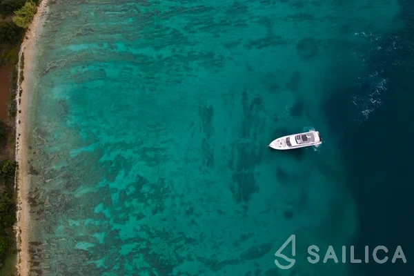 Azimut 68 - Yacht Charter Sailica