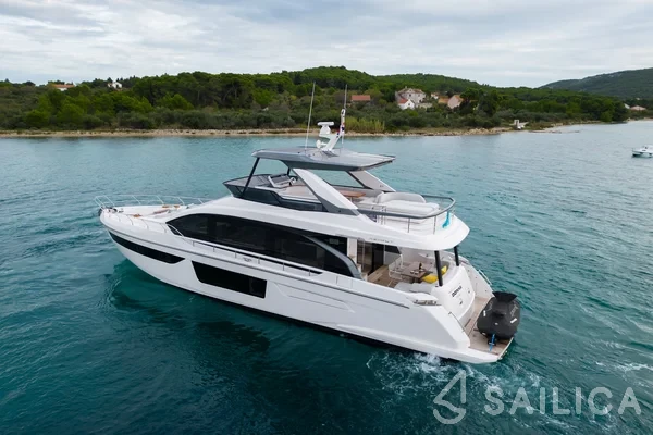 Azimut 68 - Yacht Charter Sailica