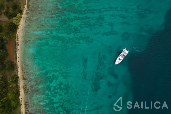 Azimut 68 - Yacht Charter Sailica