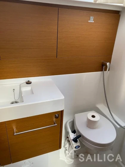 Sun Odyssey 519 - Yacht Charter Sailica