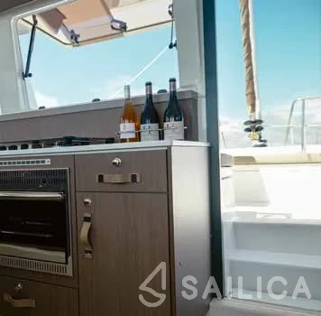 Bali 4.2 - Yacht Charter Sailica