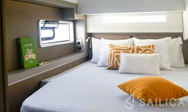 Bali 4.2 - Yacht Charter Sailica