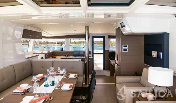 Bali 4.2 - Yacht Charter Sailica
