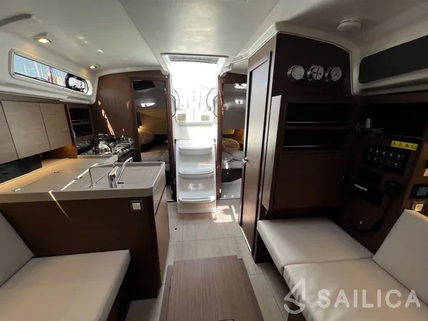Oceanis 34.1 - Yacht Charter Sailica