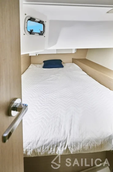 Oceanis 34.1 - Yacht Charter Sailica