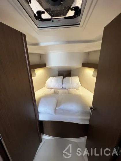 Oceanis 34.1 - Yacht Charter Sailica