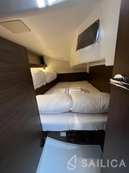 Oceanis 34.1 - Yacht Charter Sailica