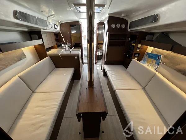 Oceanis 34.1 - Yacht Charter Sailica