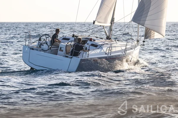 Oceanis 34.1 - Yacht Charter Sailica
