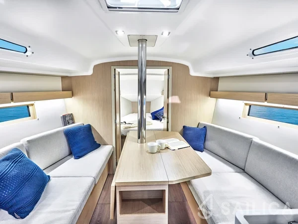 Oceanis 34.1 - Yacht Charter Sailica