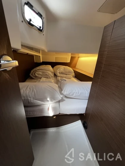 Oceanis 34.1 - Yacht Charter Sailica