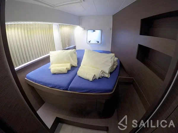 Lagoon 42 - Yacht Charter Sailica