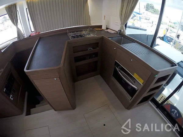 Lagoon 42 - Yacht Charter Sailica