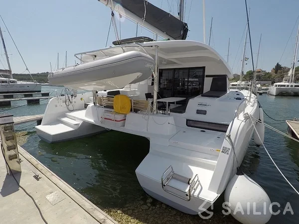 Lagoon 42 - Yacht Charter Sailica