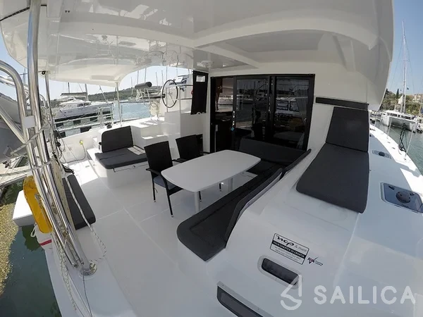 Lagoon 42 - Yacht Charter Sailica