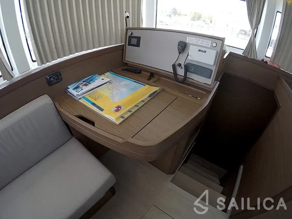 Lagoon 42 - Yacht Charter Sailica
