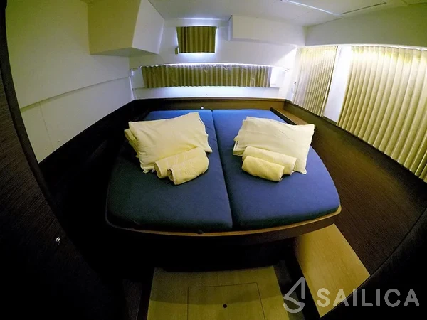 Lagoon 42 - Yacht Charter Sailica