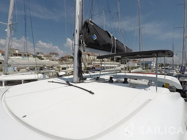 Lagoon 42 - Yacht Charter Sailica
