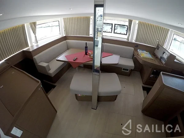 Lagoon 42 - Yacht Charter Sailica