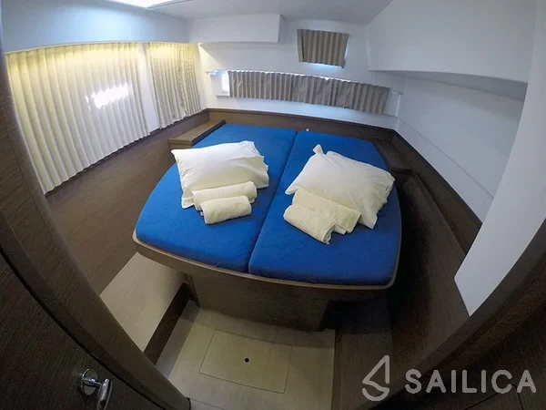 Lagoon 42 - Yacht Charter Sailica