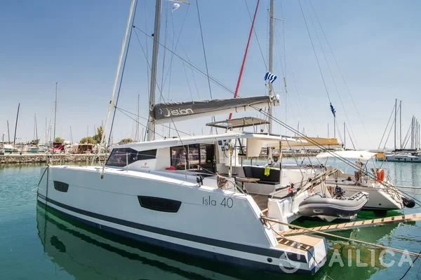 Isla 40 - Yacht Charter Sailica