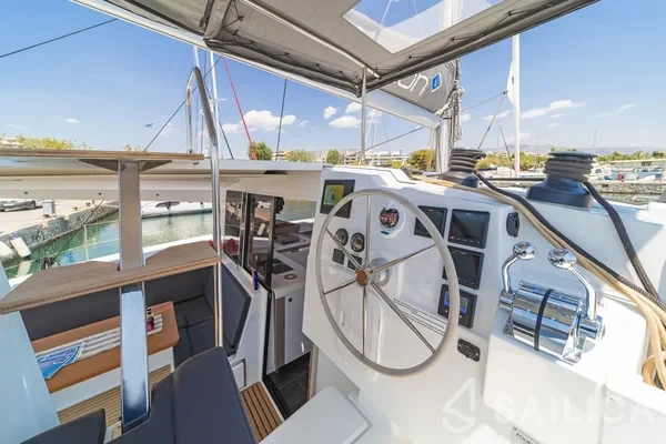 Isla 40 - Yacht Charter Sailica