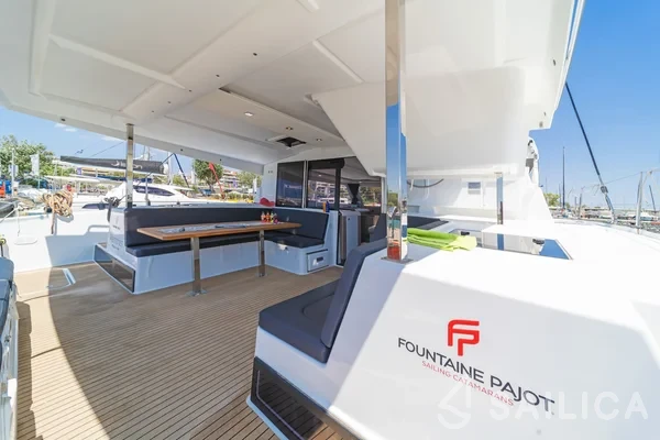 Isla 40 - Yacht Charter Sailica